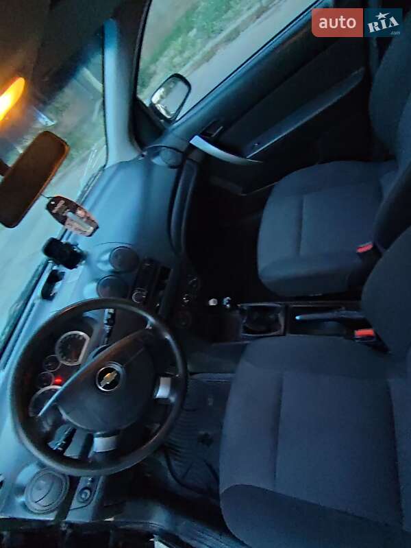 Седан Chevrolet Aveo 2010 в Килии фото 4 Седан Chevrolet Aveo 2010 в Килии