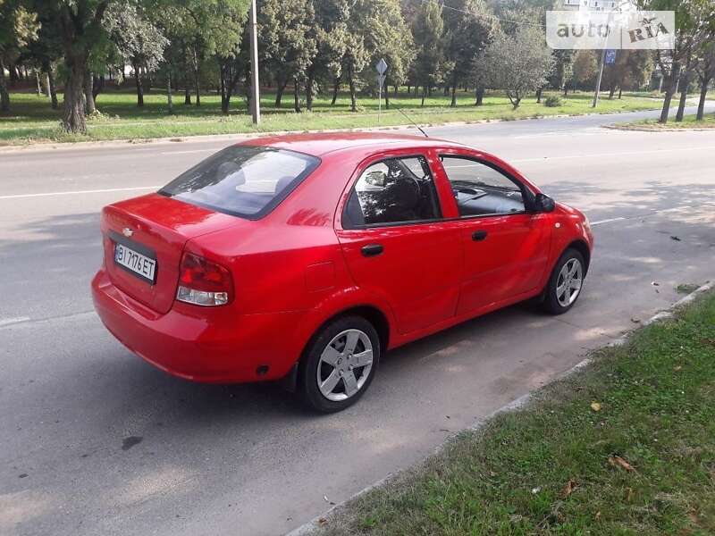 Седан Chevrolet Aveo 2005 в Полтаве