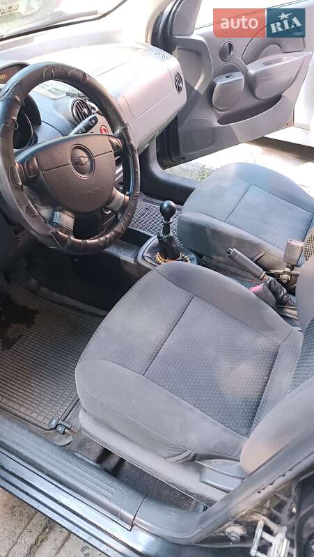 Седан Chevrolet Aveo 2005 в Дніпрі