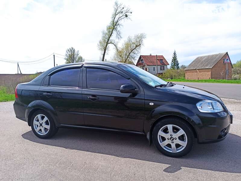 Седан Chevrolet Aveo 2007 в Яготине