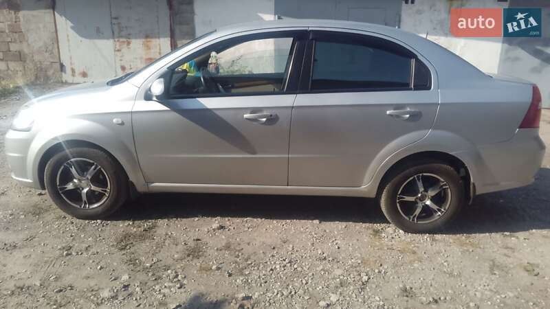 Седан Chevrolet Aveo 2008 в Каменском
