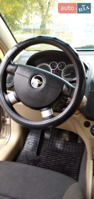 Седан Chevrolet Aveo 2008 в Черновцах