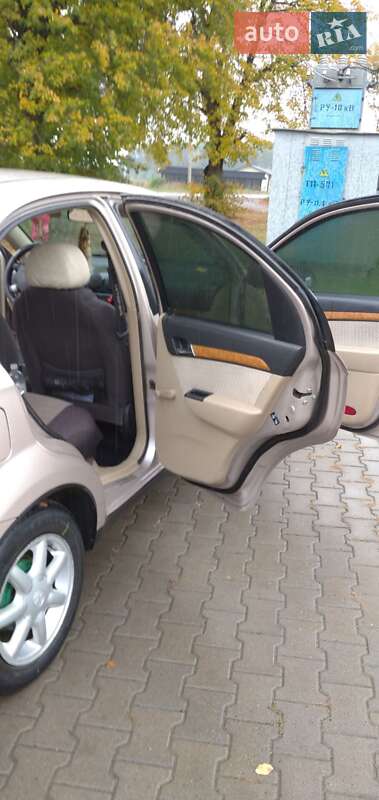 Седан Chevrolet Aveo 2008 в Черновцах