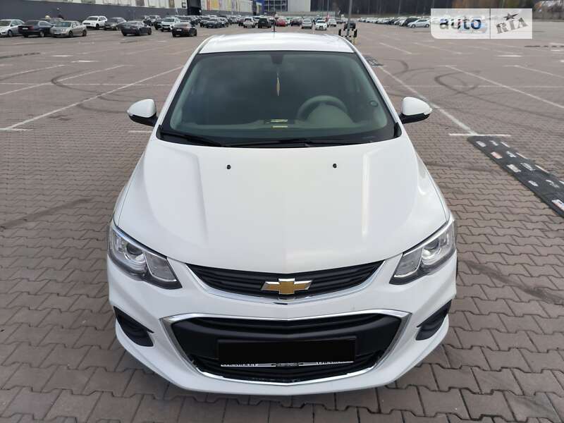 Седан Chevrolet Aveo 2018 в Києві