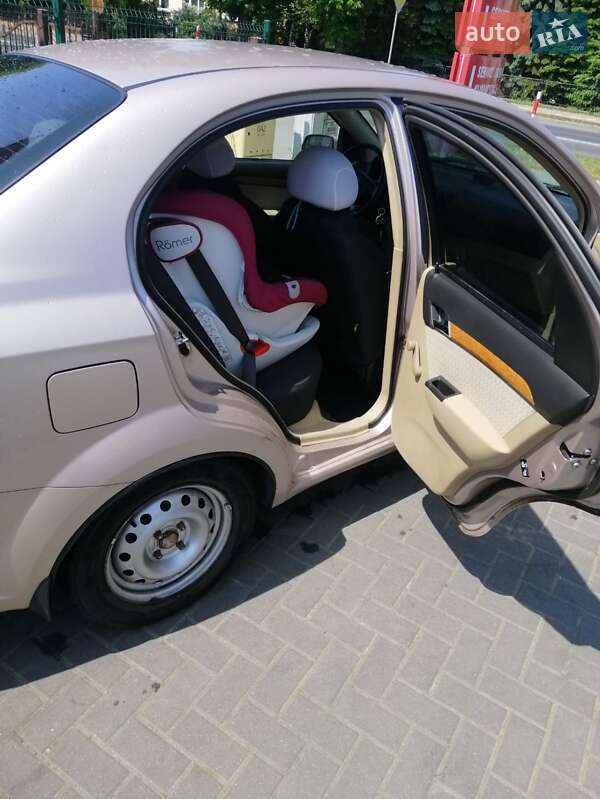 Седан Chevrolet Aveo 2008 в Львові