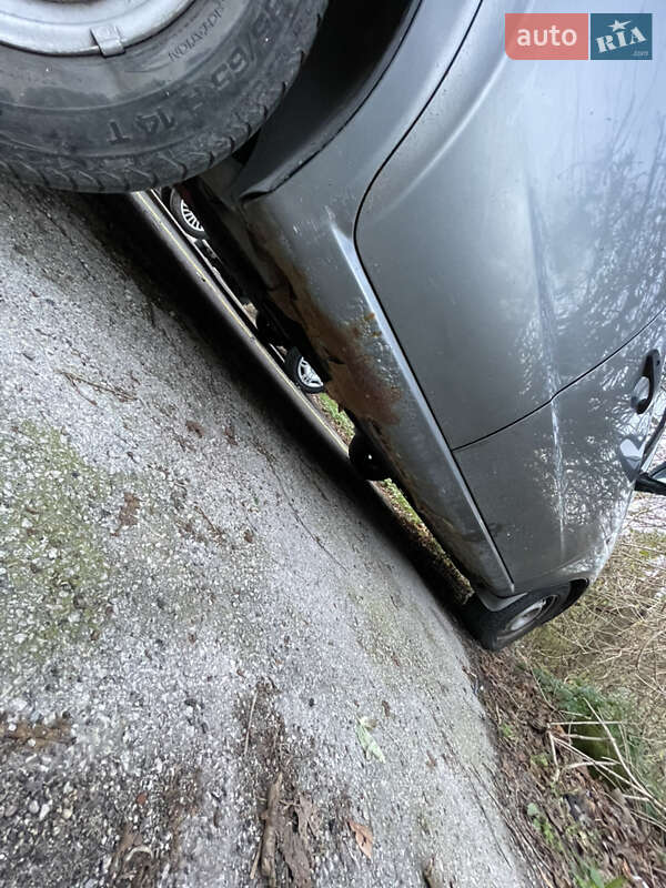 Седан Chevrolet Aveo 2006 в Чернівцях