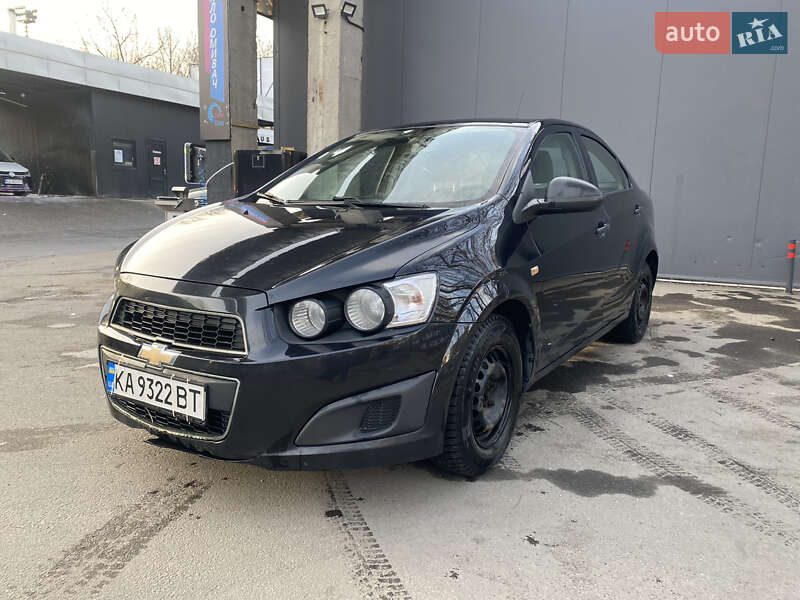 Седан Chevrolet Aveo 2014 в Киеве