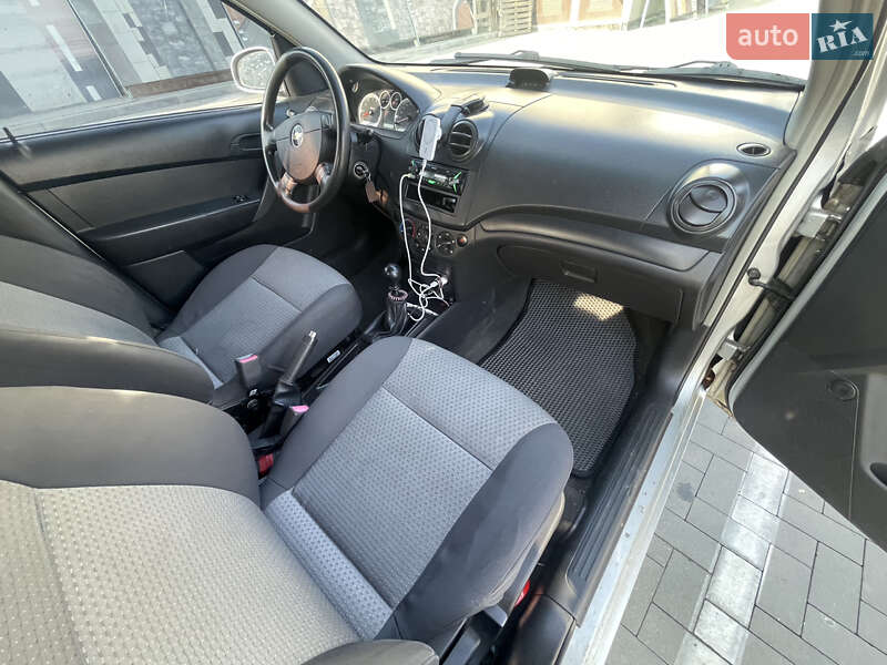 Хэтчбек Chevrolet Aveo 2008 в Ивано-Франковске
