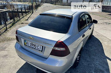 Седан Chevrolet Aveo 2010 в Ржищеве