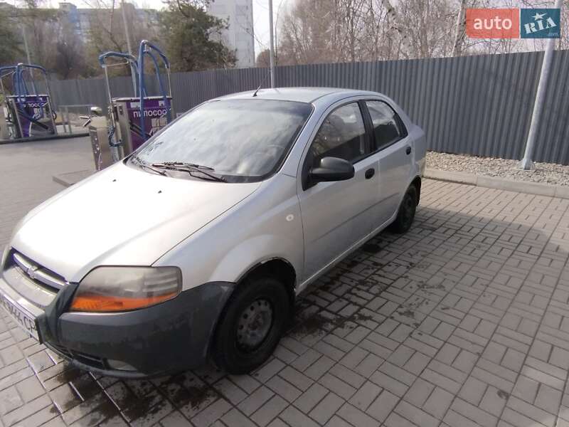 Седан Chevrolet Aveo 2005 в Днепре