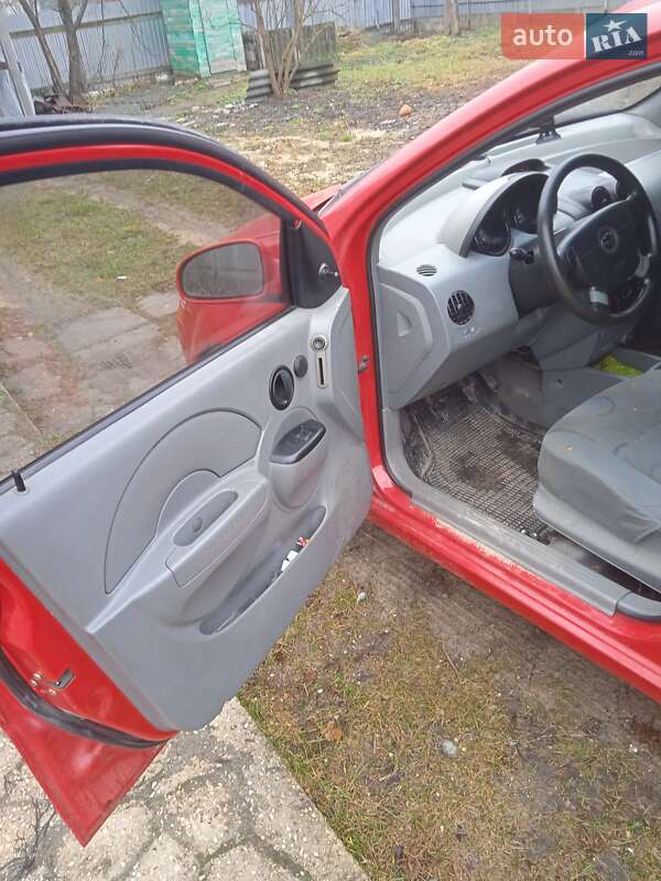 Седан Chevrolet Aveo 2004 в Барановке
