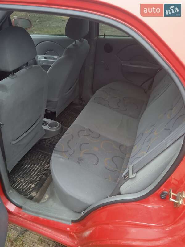 Седан Chevrolet Aveo 2004 в Барановке