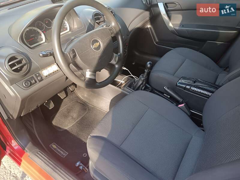 Седан Chevrolet Aveo 2006 в Києві