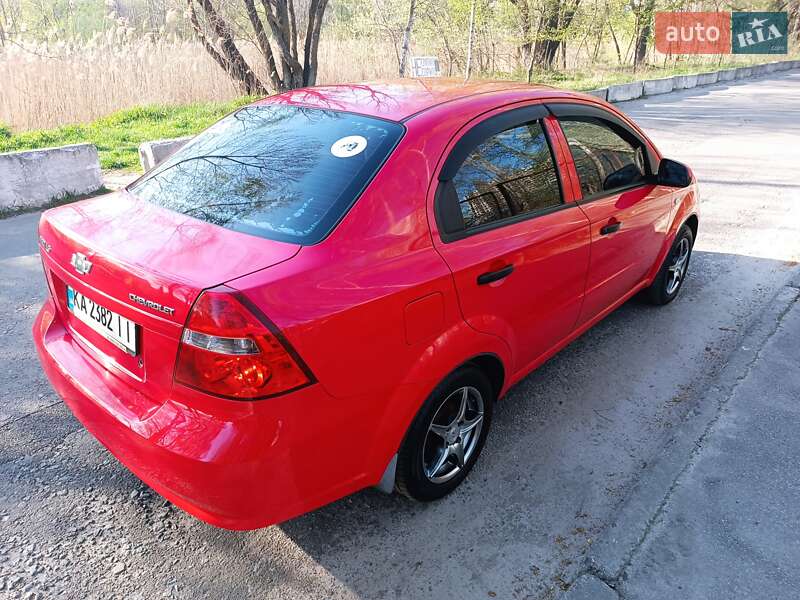 Седан Chevrolet Aveo 2006 в Києві