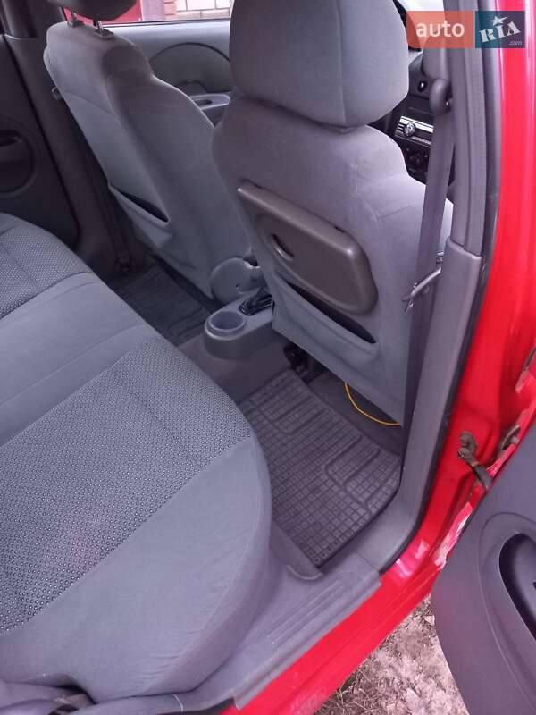 Седан Chevrolet Aveo 2005 в Чернигове