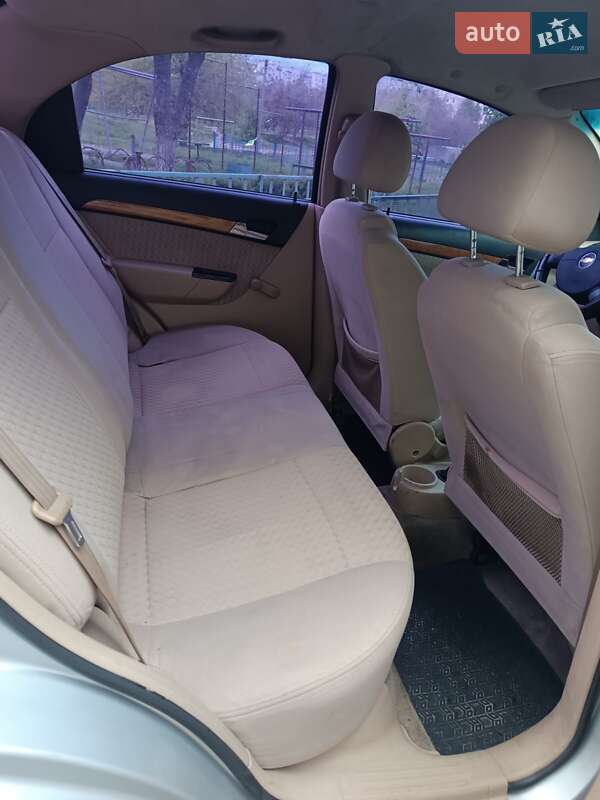 Седан Chevrolet Aveo 2007 в Кременчуці