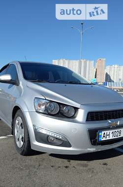 Седан Chevrolet Aveo 2012 в Києві