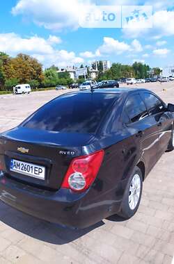 Седан Chevrolet Aveo 2014 в Житомире