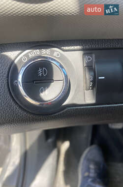 Хэтчбек Chevrolet Aveo 2012 в 