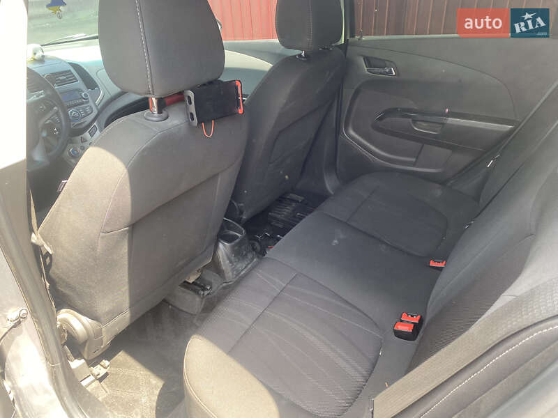 Хэтчбек Chevrolet Aveo 2012 в Лысянке