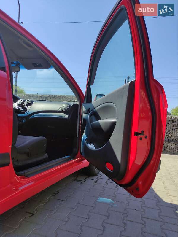 Хетчбек Chevrolet Aveo 2010 в Івано-Франківську
