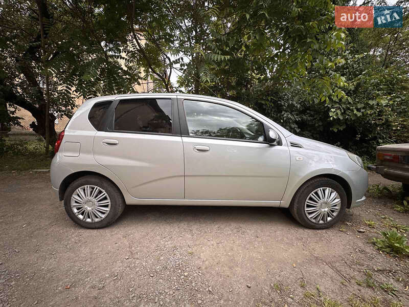 Хетчбек Chevrolet Aveo 2012 в Ужгороді