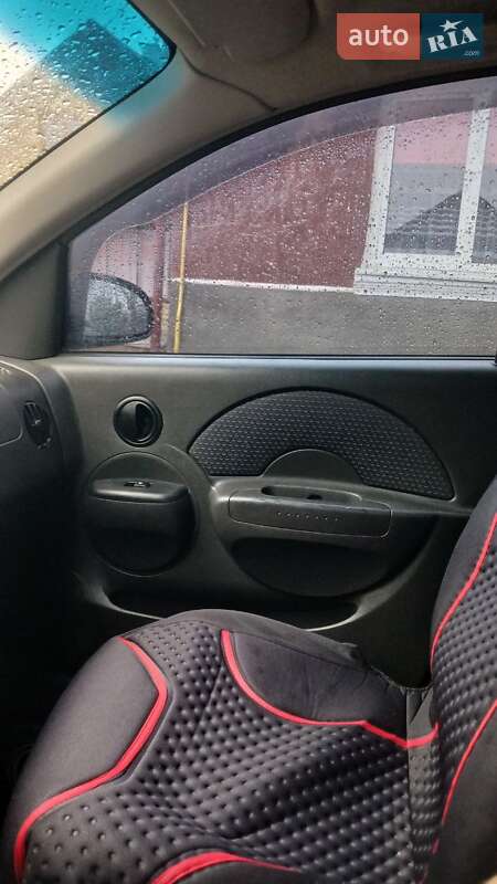 Хетчбек Chevrolet Aveo 2006 в Глинянах