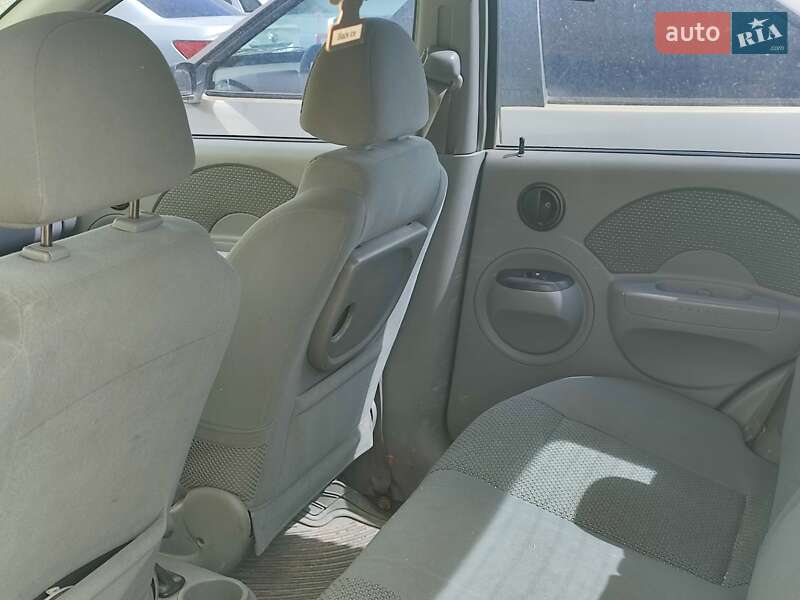 Седан Chevrolet Aveo 2005 в Харькове