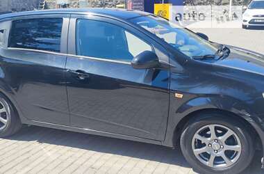 Хэтчбек Chevrolet Aveo 2012 в Ровно