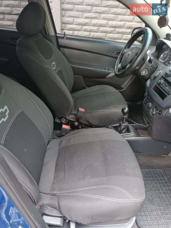 Хэтчбек Chevrolet Aveo 2010 в Харькове