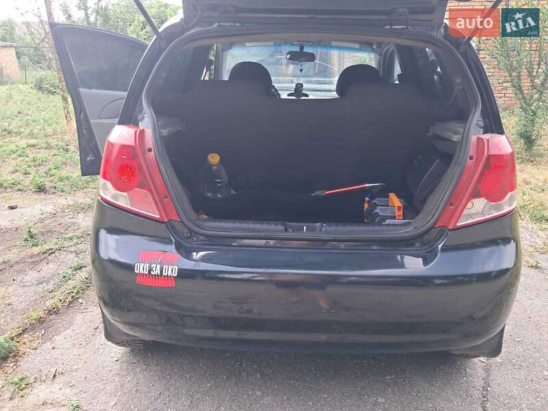 Хетчбек Chevrolet Aveo 2004 в Шевченковому