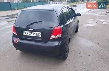 Хэтчбек Chevrolet Aveo 2004 в 