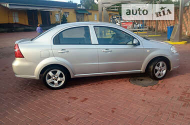 Седан Chevrolet Aveo 2009 в Рівному