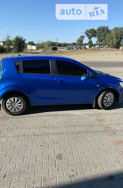 Хетчбек Chevrolet Aveo 2011 в 