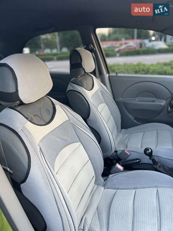 Седан Chevrolet Aveo 2005 в Житомирі