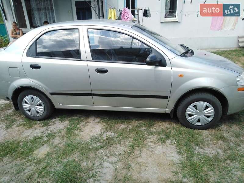 Седан Chevrolet Aveo 2004 в Котельве