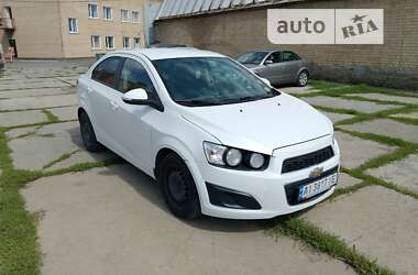 Седан Chevrolet Aveo 2016 в Києві