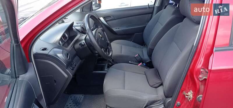 Седан Chevrolet Aveo 2006 в Киеве