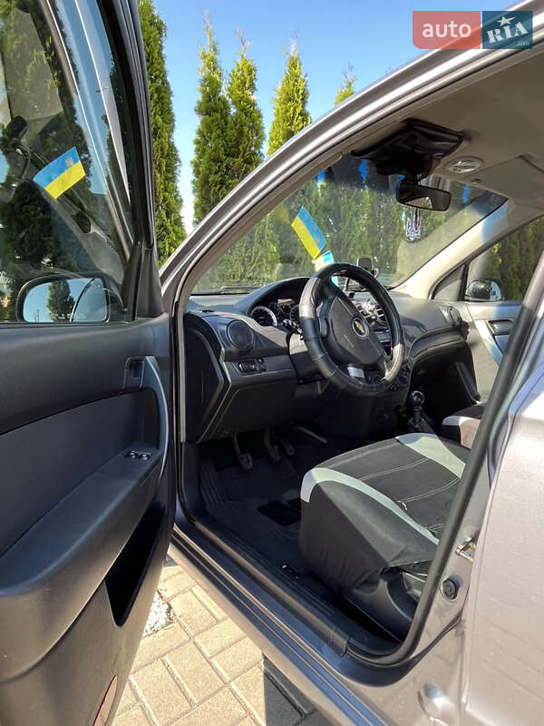 Седан Chevrolet Aveo 2006 в Софиевской Борщаговке
