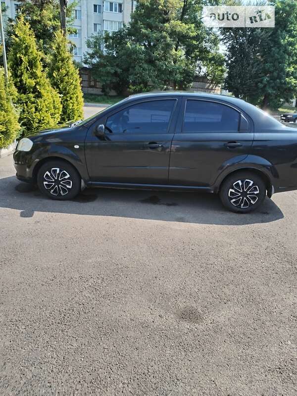 Седан Chevrolet Aveo 2006 в Червонограде