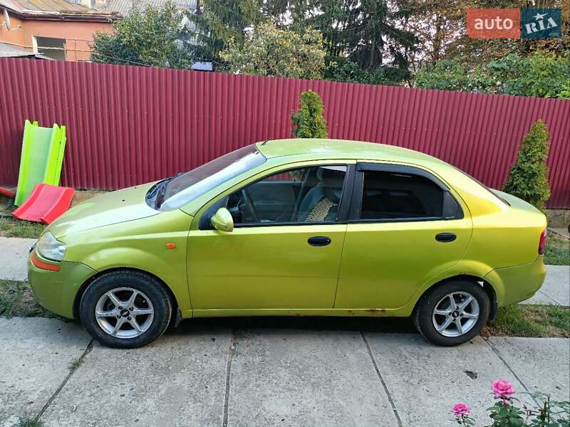 Седан Chevrolet Aveo 2005 в Берегово