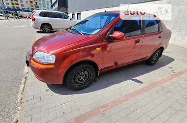 Седан Chevrolet Aveo 2004 в Києві