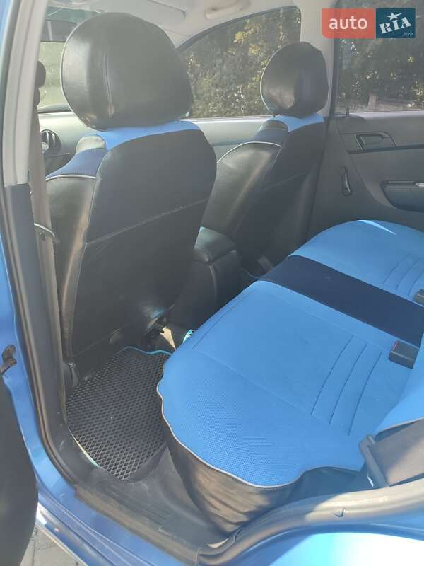 Седан Chevrolet Aveo 2006 в Павлограде