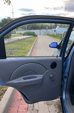 Седан Chevrolet Aveo 2004 в Ивано-Франковске