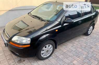 Седан Chevrolet Aveo 2005 в Радехове