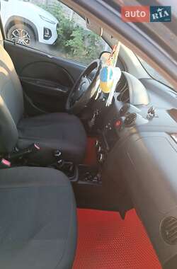 Хэтчбек Chevrolet Aveo 2006 в 