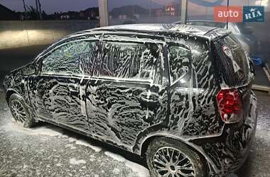 Хэтчбек Chevrolet Aveo 2006 в 