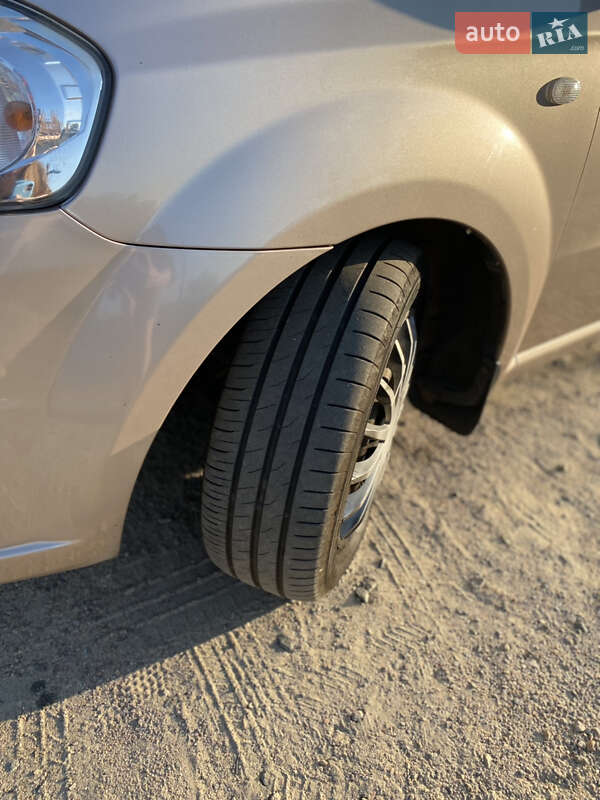 Седан Chevrolet Aveo 2008 в Запорожье