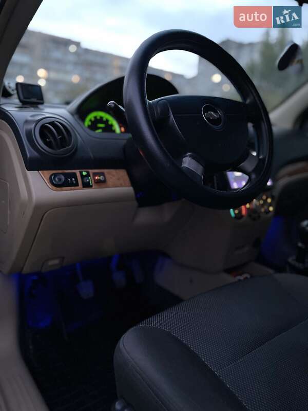 Седан Chevrolet Aveo 2008 в Киеве
