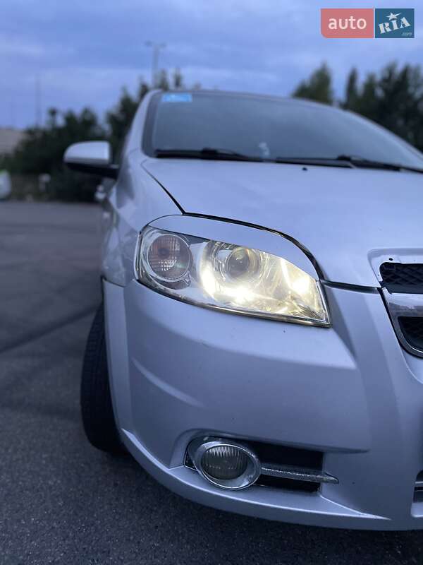 Седан Chevrolet Aveo 2008 в Киеве